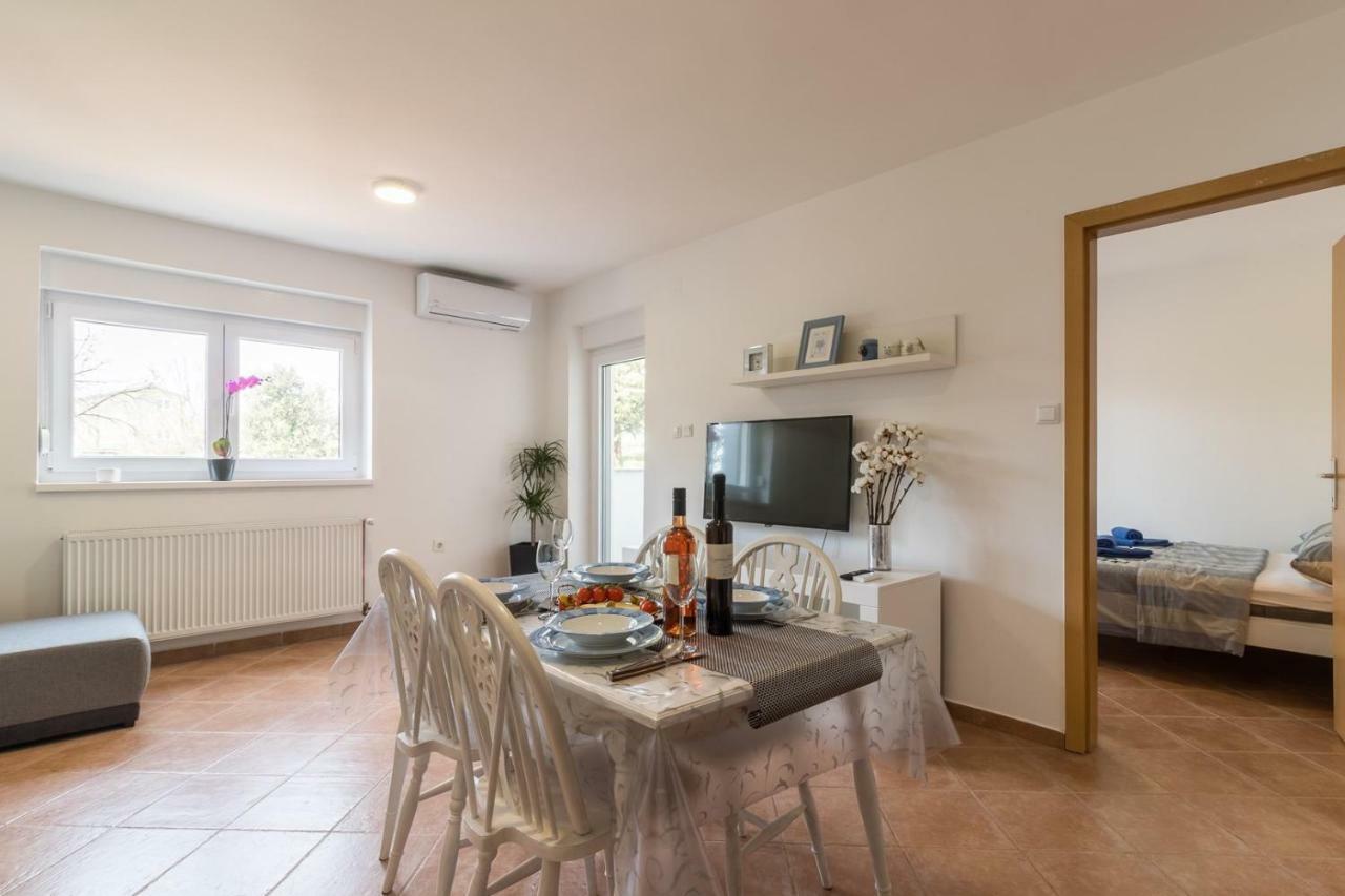 Apartments Mira Pula Zewnętrze zdjęcie