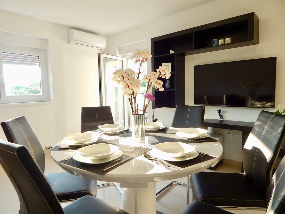 Apartments Mira Pula Zewnętrze zdjęcie